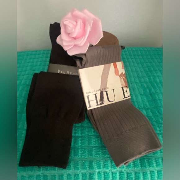 VAN HEUSEN HUE Accessories - 2-NWT-PAIRS OF WOMENS DRESS SOCKS VAN HEUSEN AND HUE